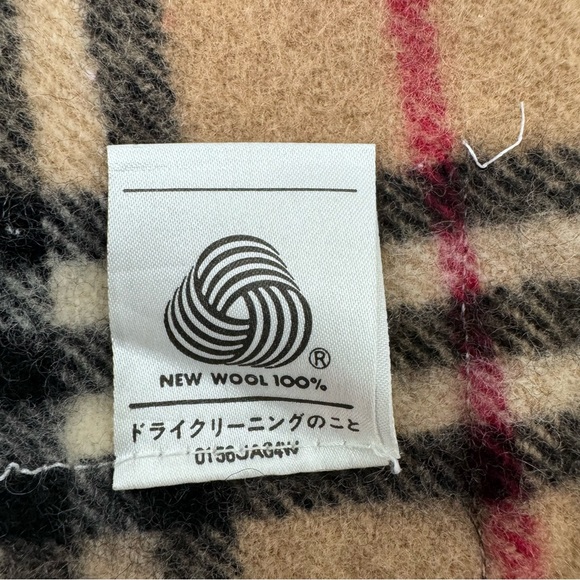**SOLD**Burberry Wool Shawl Scarf - Picture 4 of 6